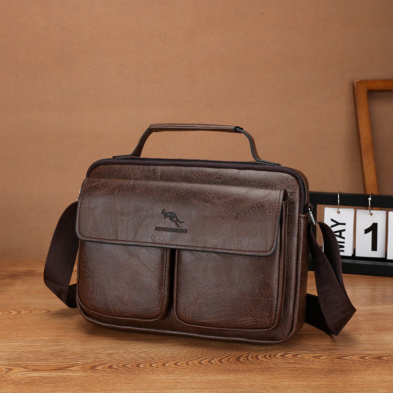 Nova jednostavna moderna torba za rame. Zadebljana, vodootporna, otporna na habanje i ogrebotine, velikog kapaciteta i više pretinaca za jednostavno odvajanje predmeta.